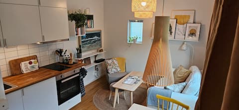 Top Airbnb: Our tiny grey house 15 min from city center in Nordost