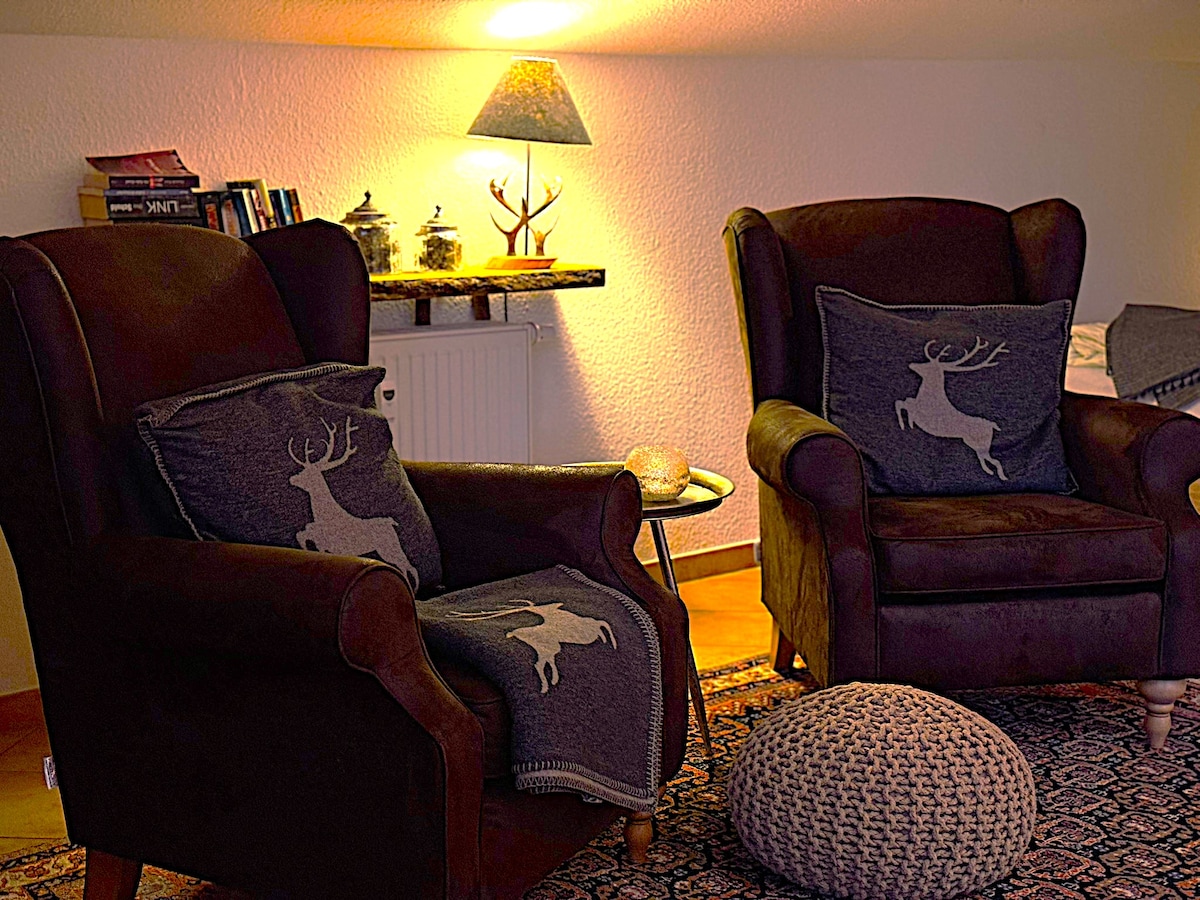 Den Tag im Sessel ausklingen lassen ... 
Ein Glas Rotwein und gute Musik wird dringend empfohlen.