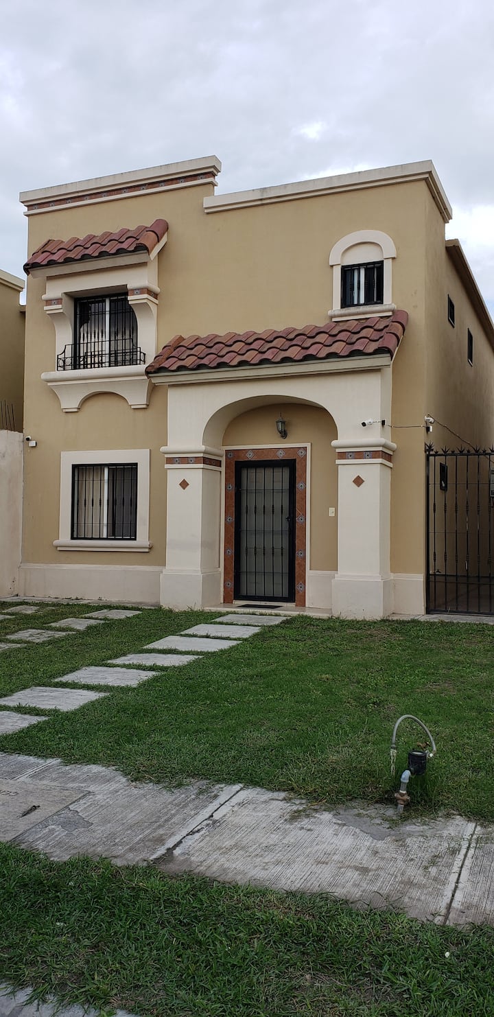 Casa Completa Para 6 Personas, Fracc. Privado - Monterrey