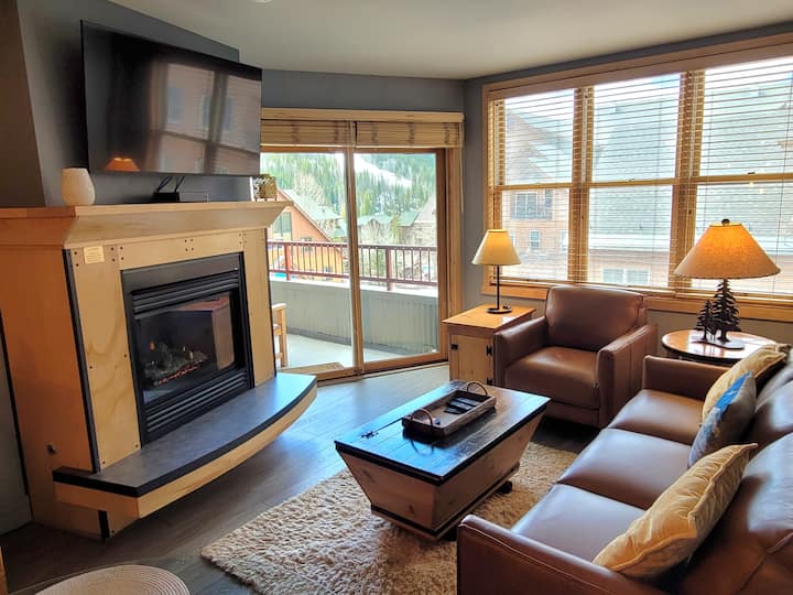 Light & Bright Ski Condo With Views! Walk To Lift! - Keystone, CO