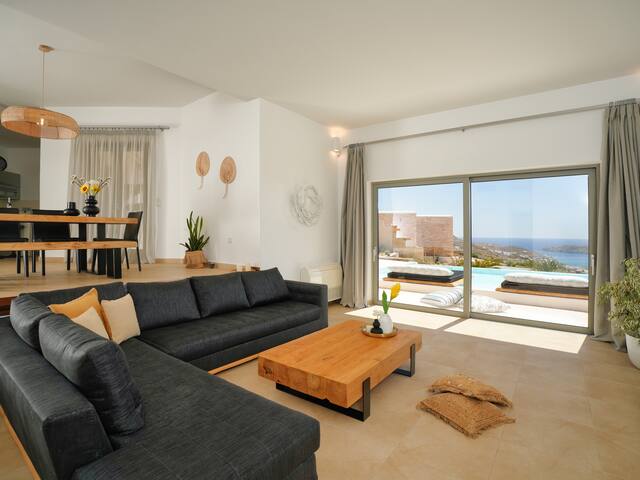 Grand Youtopia Villa gallery image 4