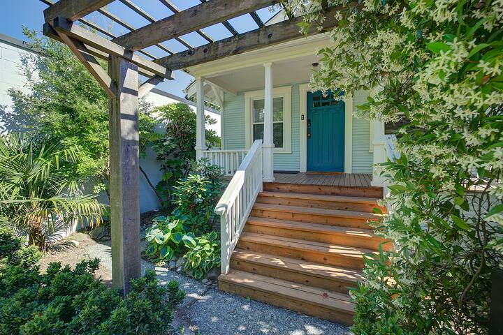 Single family house in Seattle University campus gallery image 3