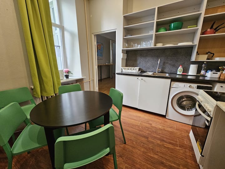 Up To 10 Pers, Spacious Apartment. Parking 15e/n - Riga
