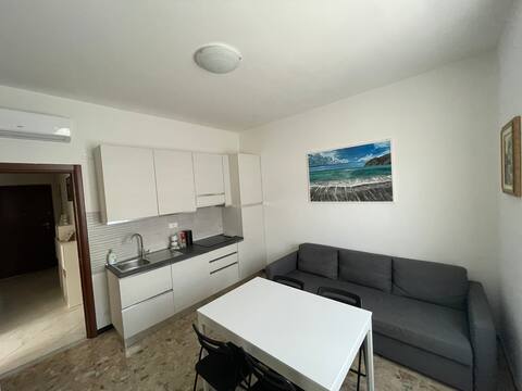 Popular Airbnb listing: Scirocco Apt with bikes - Host in Levanto in Levanto