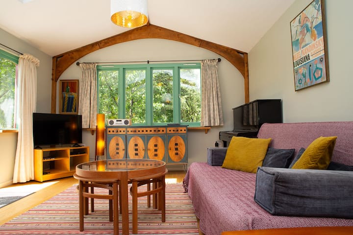 Beautiful Log Cabin Set In Tranquil Surroundings - Pembrokeshire