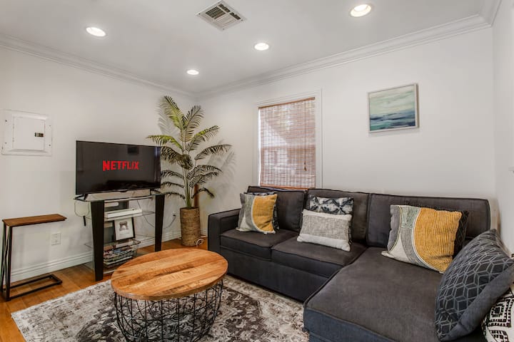 Private 2/2 House Close To Universal Studios - Burbank, CA