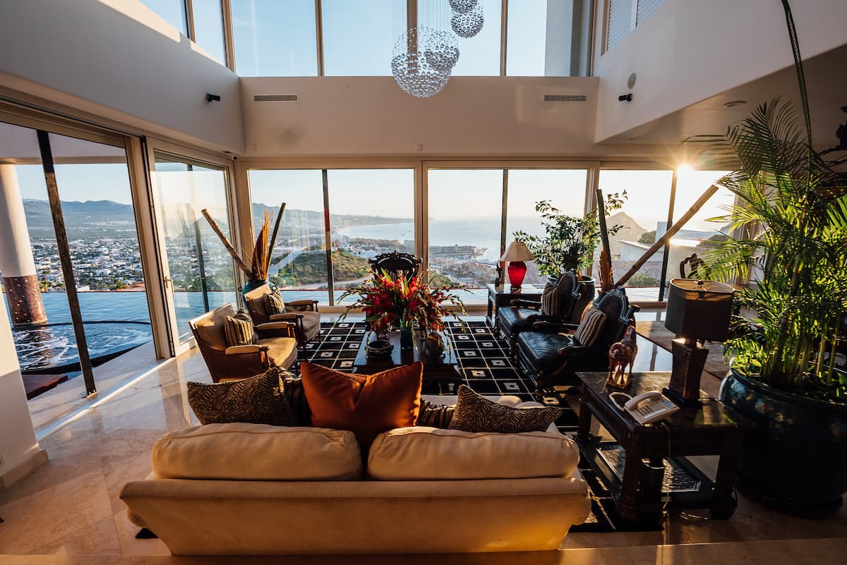 Evening ambiance & Pedregal horizon view