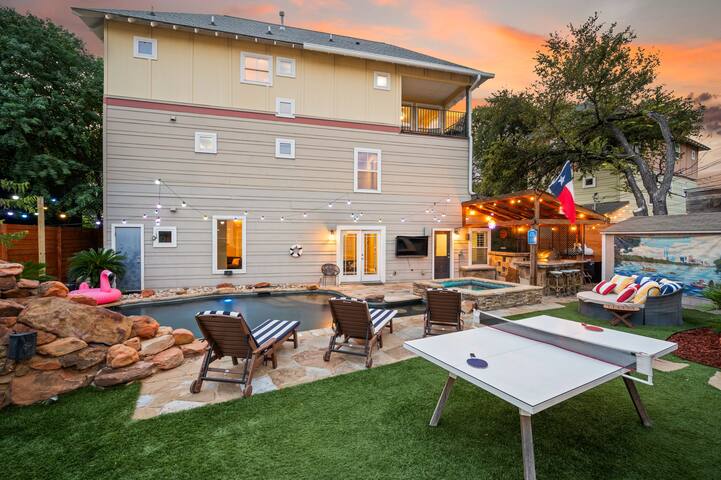 ATX Oasis! 3-Story Home w/ Pool, Spa & Outdoor Fun gallery image 3