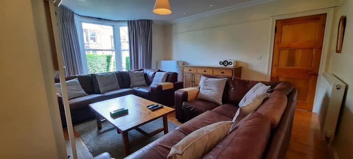 Large Comfortable House - Edinburgh