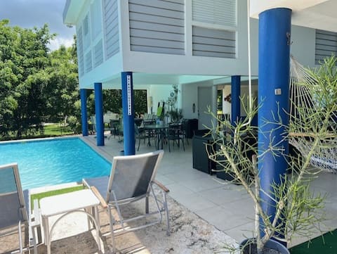 Cayo Verde, a spacious house with pool at Parguera