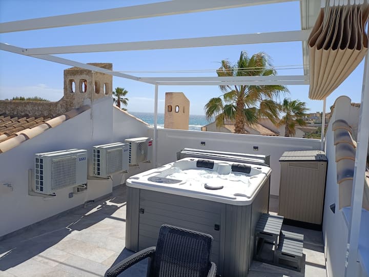 Beach House Sleeps 6 With 3 Terraces,  Jacuzzi Hot Tub,  Full Air Con , Wifi - La Zenia