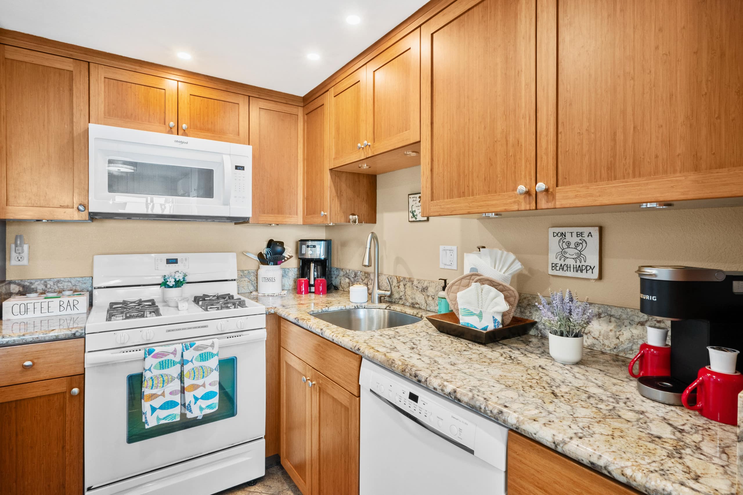 Sweeping Ocean Views • Beach Access • Powerful AC - Image 9