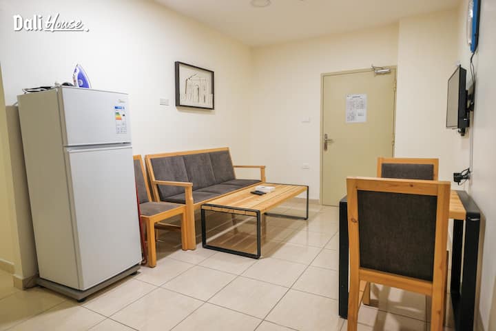 10/modern Minimalist Apt In Artistic Jabal Weibdeh - Amman