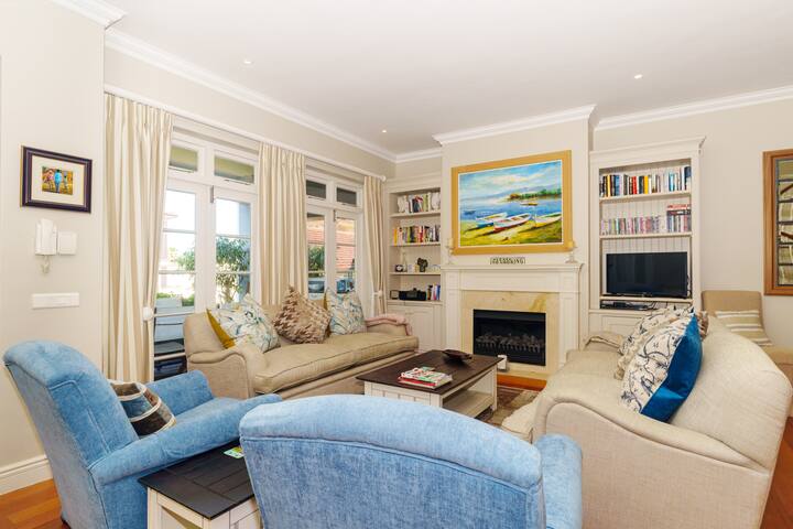 Tranquil townhouse in the heart of Kalk Bay gallery image 2