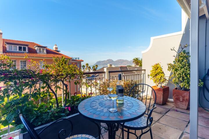 Tranquil townhouse in the heart of Kalk Bay gallery image 3