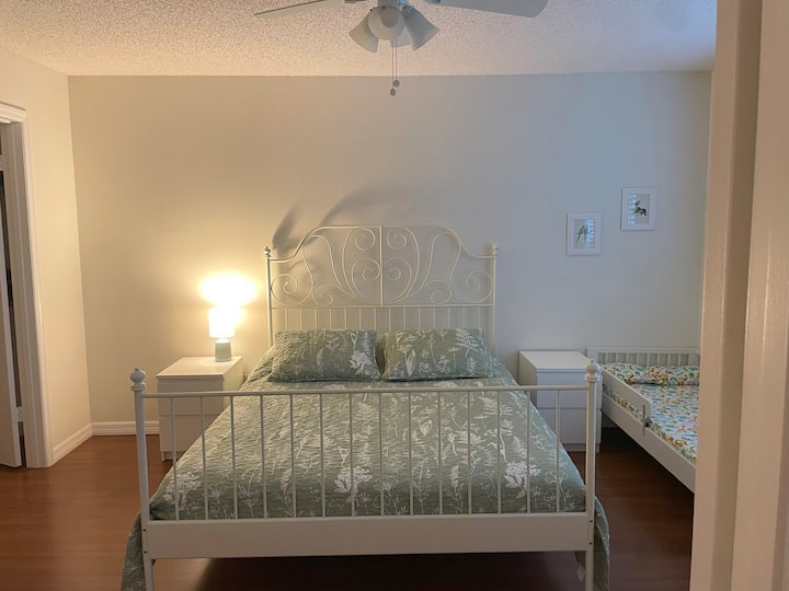 queen bed in master bedroom