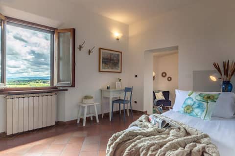 Successful Airbnb property: Breathe in Tuscany: 180° view of the hills in San Gimignano