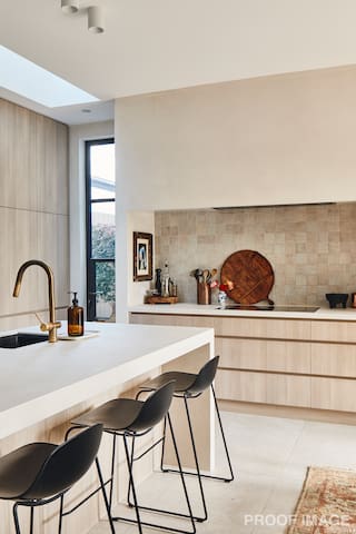 Private Luxury Oasis in St Kilda