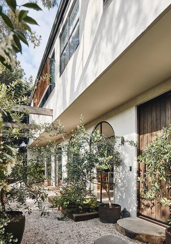 Private Luxury Oasis in St Kilda gallery image 5