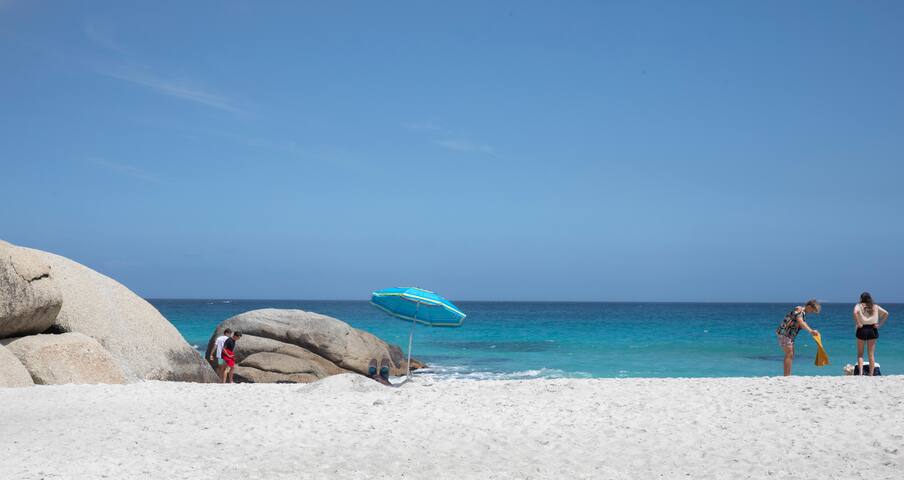 RELAX @ Bungalow 22 ~ Clifton 3rd