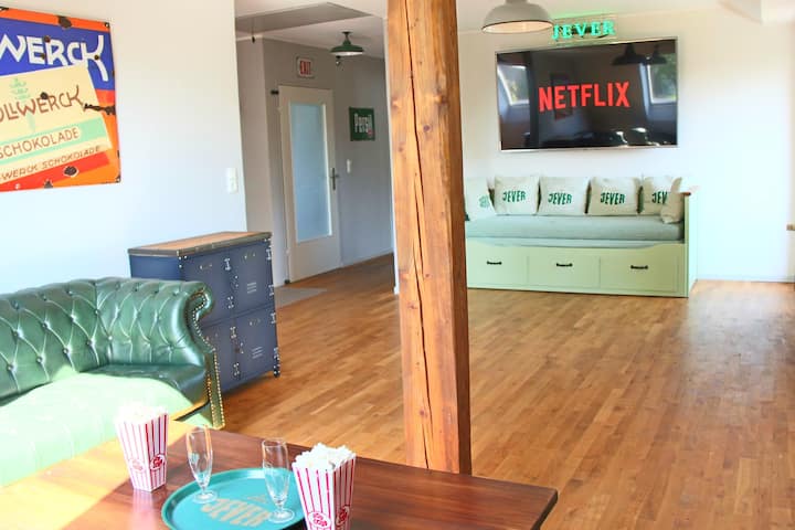 130 Qm Wohnung Im 1- Og Mit Großem Lounge-balkon - Jever