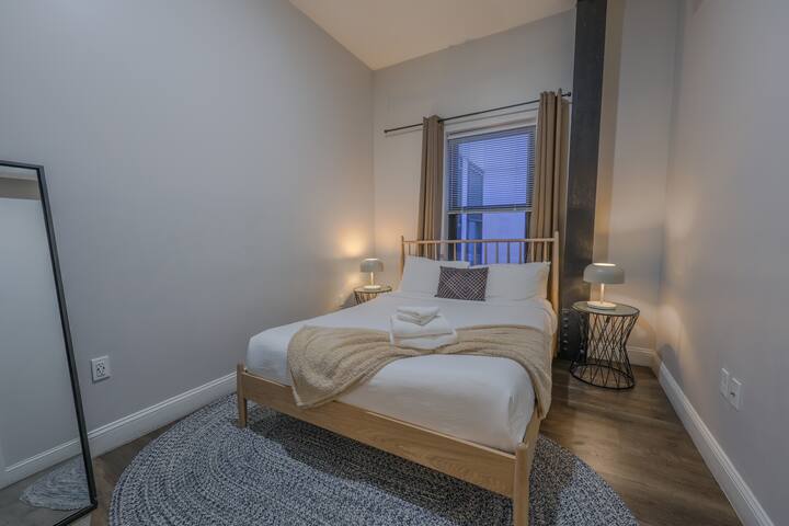 Monthly Discounts – Furnished Luxury 3br, 2ba Loft gallery image 3