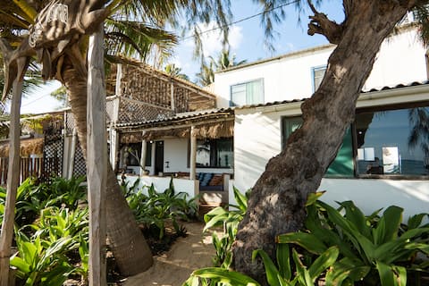 Casa Alegria, Tofo Beachfront Home