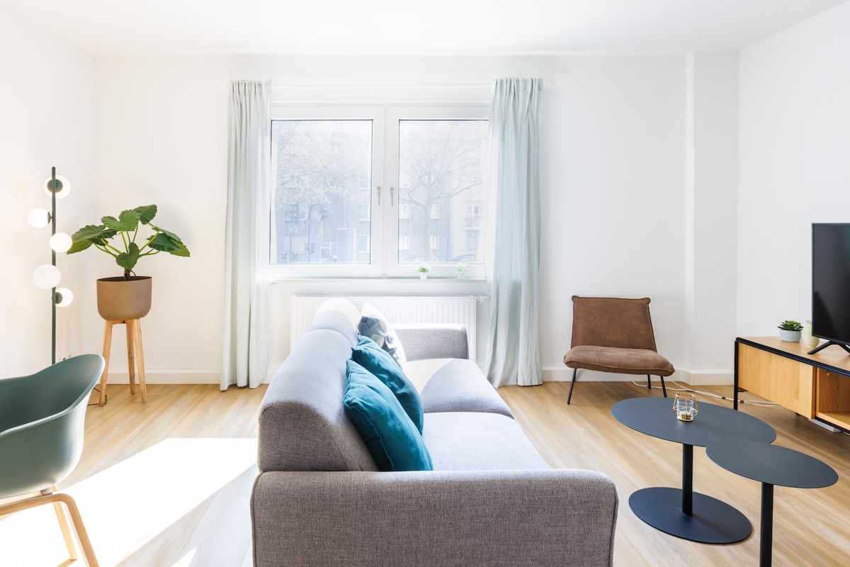 Top Airbnb: Modern apartment for 4 people, near Rü + main station in Südviertel