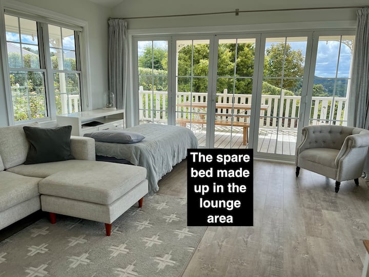 Hedges Estate "La Cottage” Private Self Contained - Waiuku