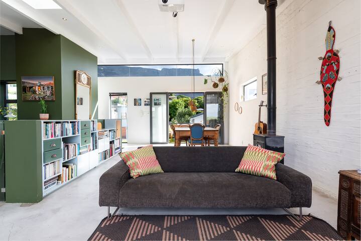 Family home with awesome views gallery image 3