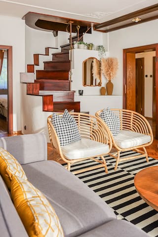 Spacious Suburban Apartment with Free Parking