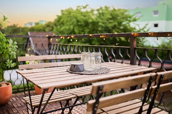 Spacious Suburban Apartment with Free Parking gallery image 5