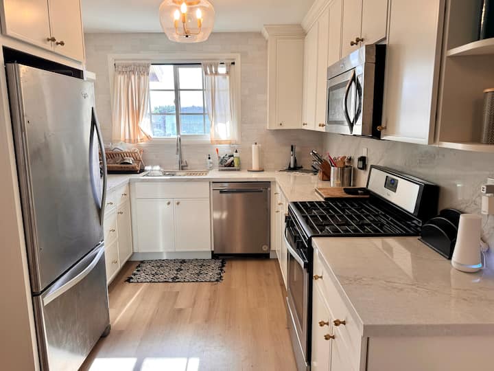 Play & Stay! Pet-friendly Sd Gem W/ Yard - San Diego, CA