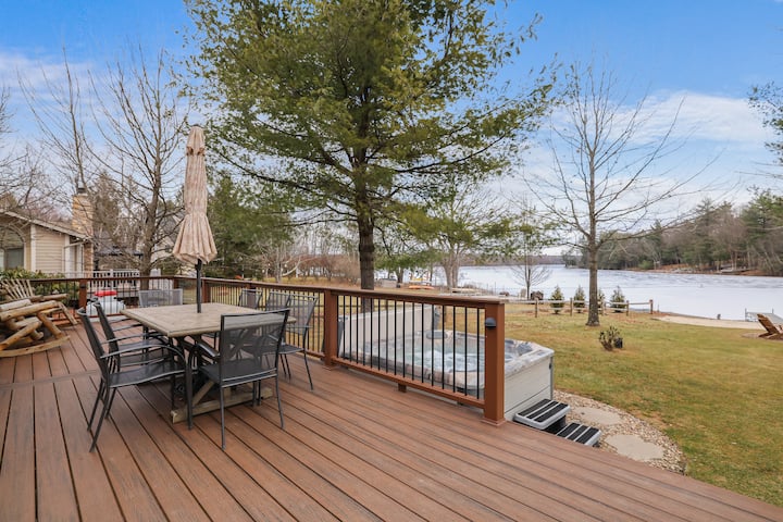 Lake Front! Private Beach, Hot Tub, Pool - Palmerton, PA