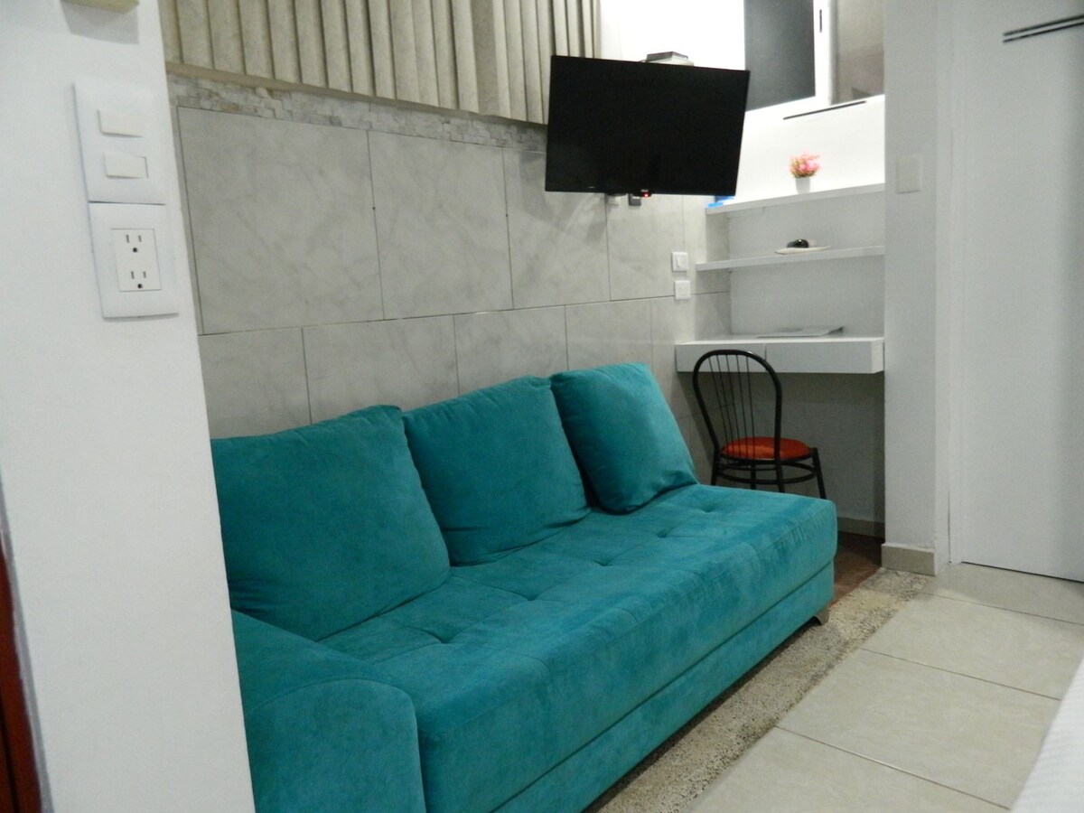 Popular Airbnb listing: Fantastic Loft with A/C, Pool & Auto Check-in #13 in Ampliación Plan De Ayala