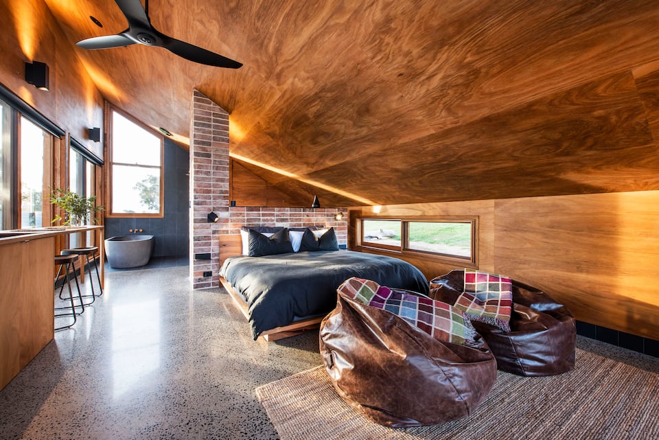 Gawthorne's Hut, an off-grid hut for two, Mudgee, New South Wales, Australia, photo 4 of 10