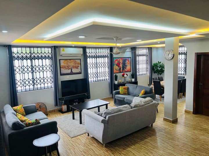 Be Cosy In A Fantastic 4 Bed Home, Sleeps 8 Guests - Ghana