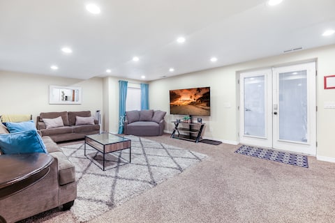 Top Airbnb: Spacious 3 Bedroom Suite w/Kitchen, Laundry, Bath in South Jordan