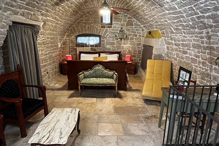 Luxury 10 Bedroom Villa with Pool gallery image 4