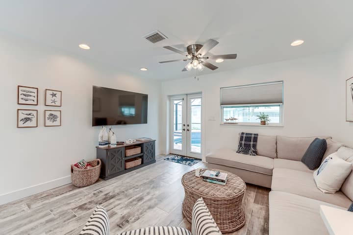 Plunge In The Pool At This Fort Myers Beach Home - Fort Myers Beach, FL