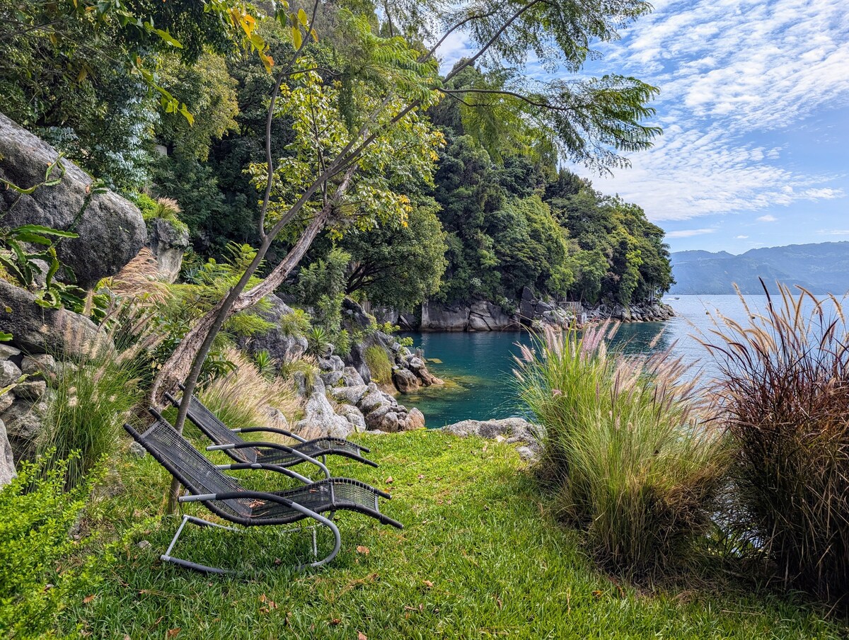 Glass House ~ Lakefront House - Houses for Rent in Tzununá, Sololá