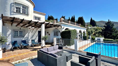Villa Malaga Pool Bbq and Views By AndaraHolidays