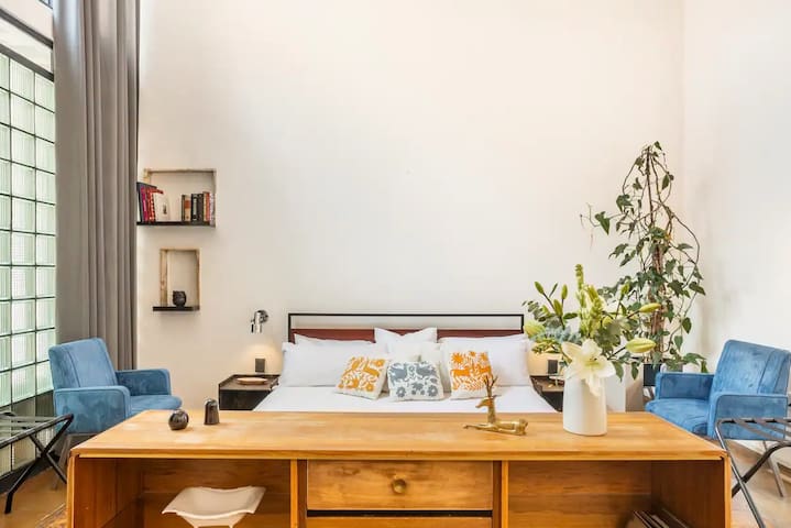 Gorgeous 1940s biblioteca turned private apartment gallery image 3