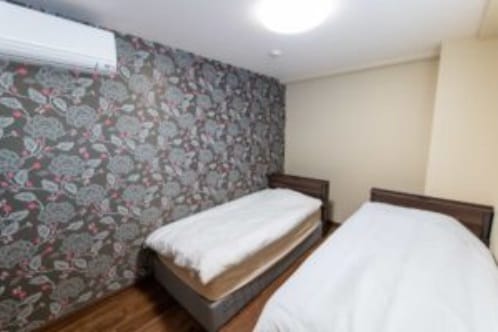 ■ אנגלית [חדר משפחה/2 חדרי שינה ופרטי מצעים] חדר שינה ①: 2 מיטות יחיד｜■ סינית מסורתית [חדר משפחה: שני חדרי שינה ופרטי מצעים] חדר שינה ①: מיטת יחיד × 2｜■ סינית פשוטה [חדר משפחה: שני חדרי שינה ופרטי מצעים] חדר שינה ①: מיטת יחיד × 2