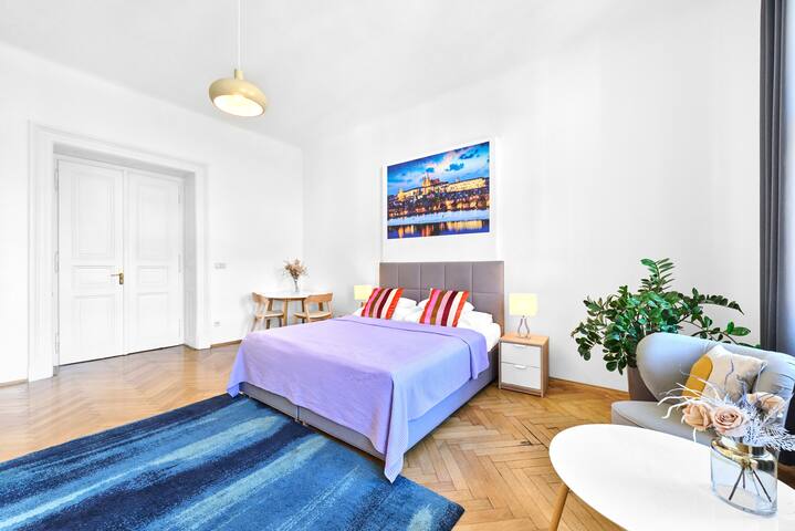 Modern 3-bedroom Lesser Town Apartment Nr.8A gallery image 2