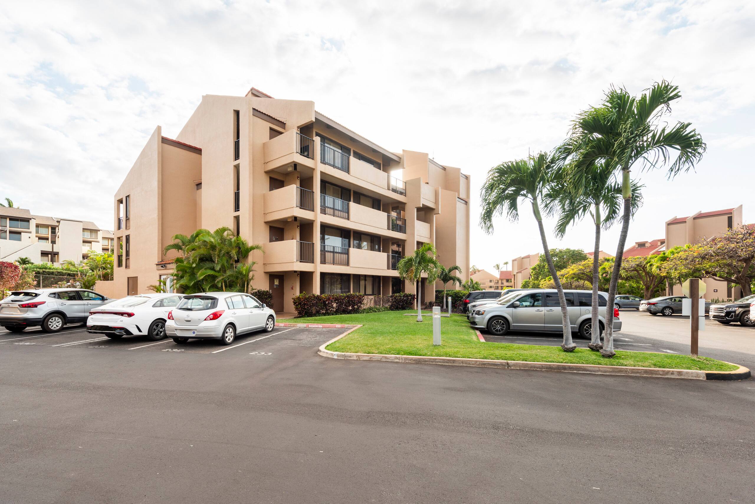 Condo in Kihei · ★4.97 · 1 bedroom · 2 beds · 2 baths - Image 56