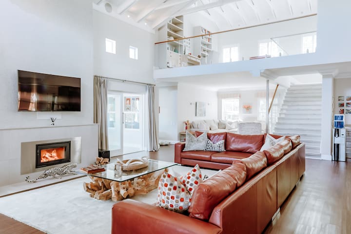 Spacious Family Home | Beautiful Gardens | Secure