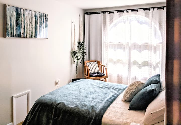 في الطابق العلوي 