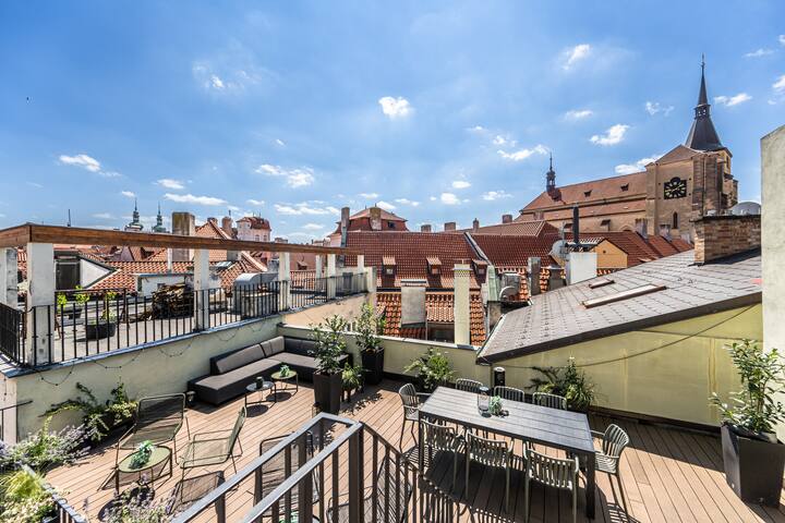 Sunny Prague apartment with the view and terrace