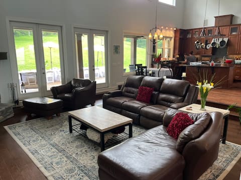 Successful Airbnb property: The Big House on Pleasant Valley Farm in Columbia